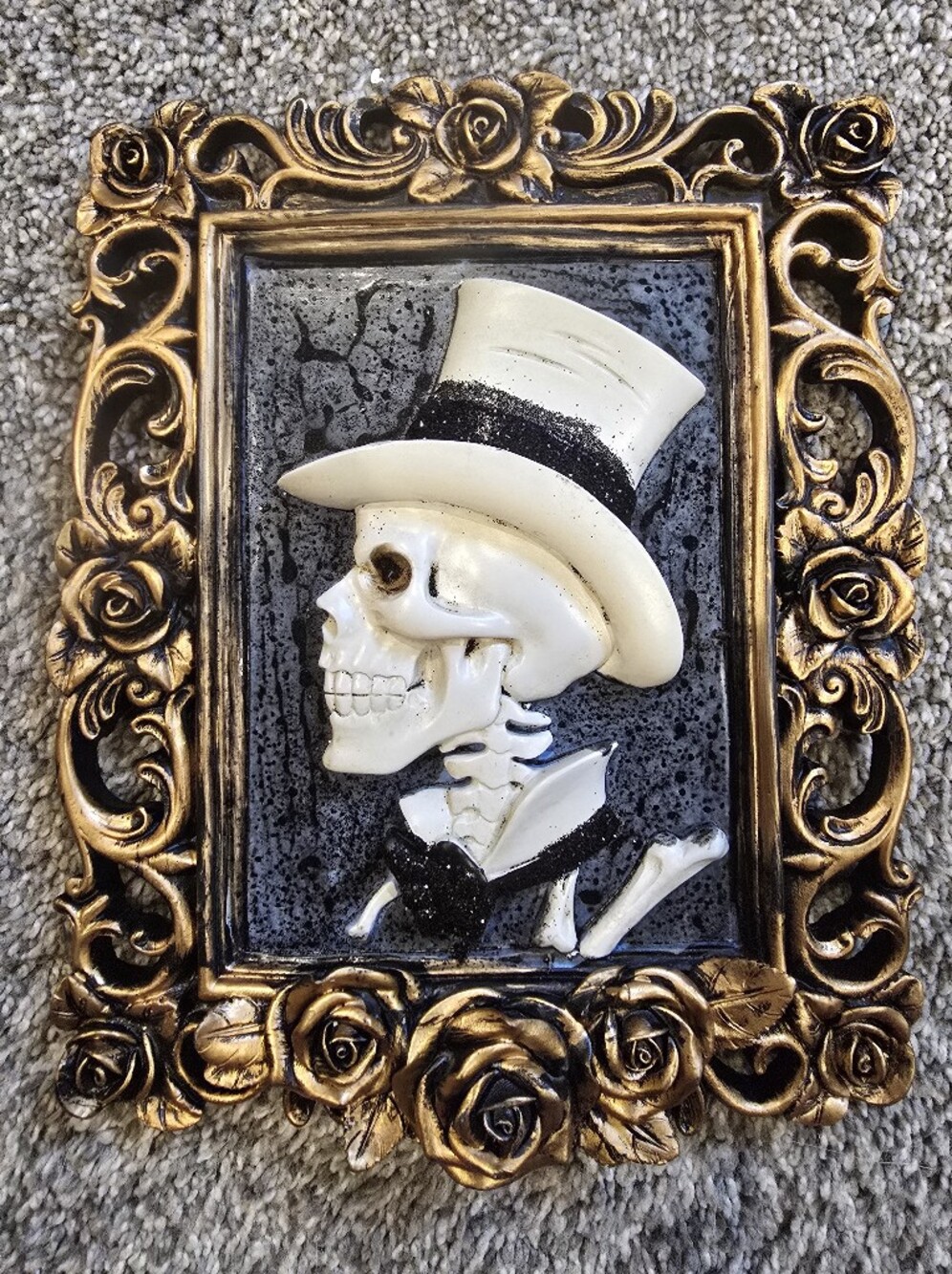 Creepy Tabletop Pics And 2 Holograms